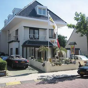 3* Hotel / Tanahlot