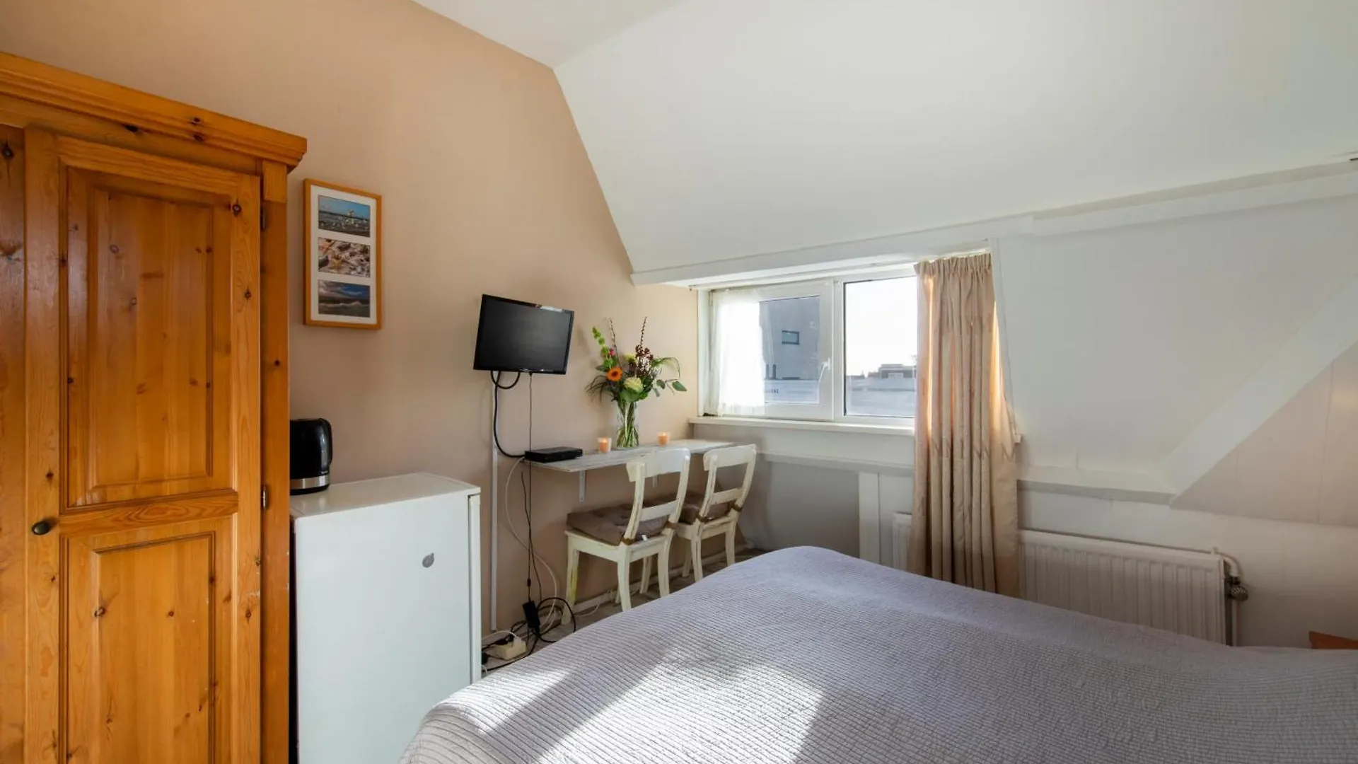 Blankebil Rooms Zandvoort 2*,